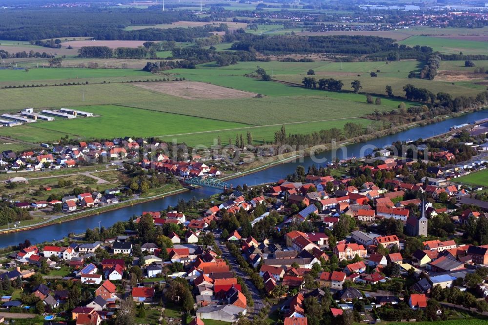 Aerial photograph Bülstringen - Village on the river bank area Mittellandkanal in Buelstringen in the state Saxony-Anhalt, Germany