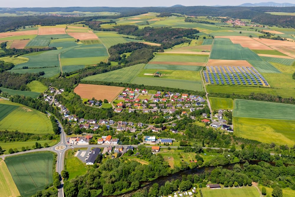 Mehlen from the bird's eye view: Village on the river bank areas of Eof in Mehlen in the state Hesse, Germany