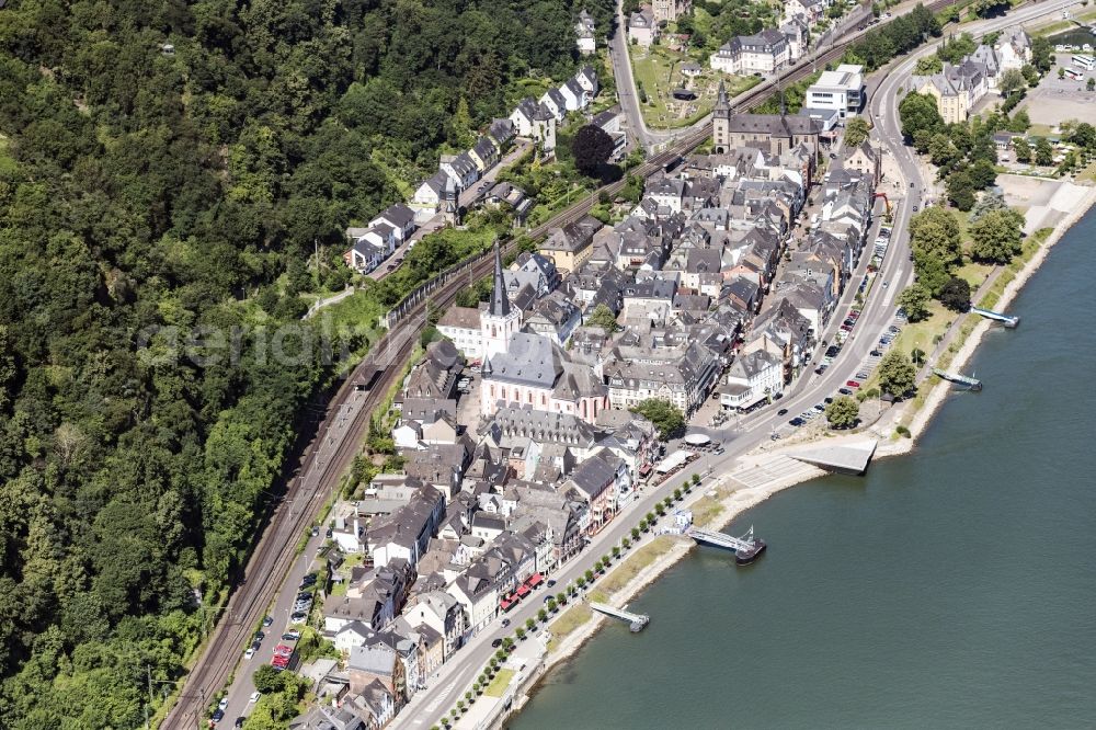 Aerial image Sankt Goar - Village on the river bank areas of the Rhine river in Sankt Goar in the state Rhineland-Palatinate, Germany
