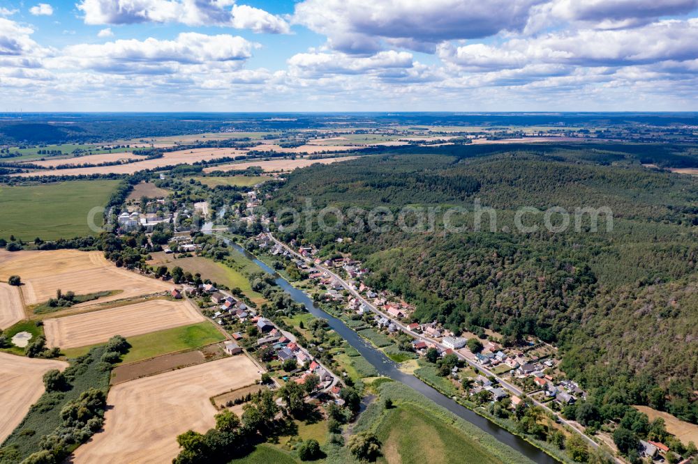 Aerial photograph Schiffmühle - Village on the river bank areas Wriezener Alte Oder in Schiffmuehle in the state Brandenburg, Germany