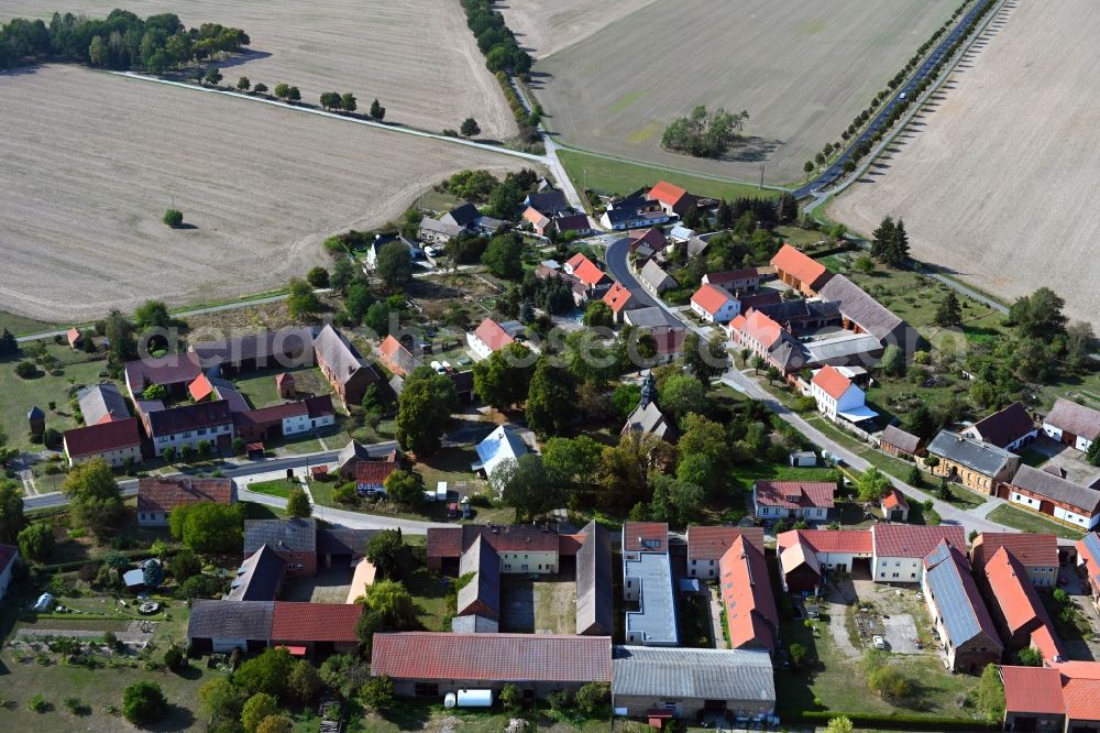 Aerial photograph Hohengörsdorf - Agricultural land and field borders surround the settlement area of the village in Hohengoersdorf in the state Brandenburg, Germany