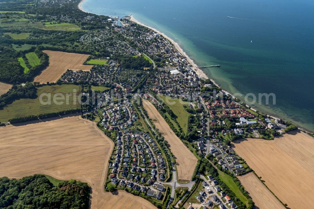 Aerial image Niendorf - Village on marine coastal area of in Niendorf in the state Schleswig-Holstein, Germany