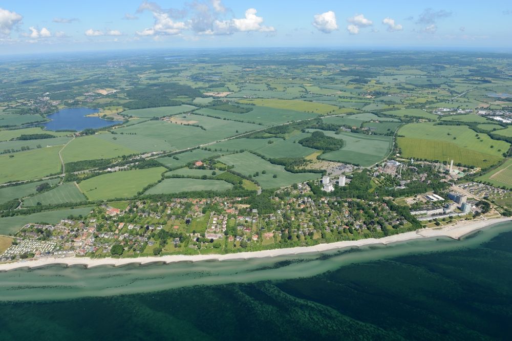 Sierksdorf from above - Village on marine coastal area of Baltic Sea in Sierksdorf in the state Schleswig-Holstein