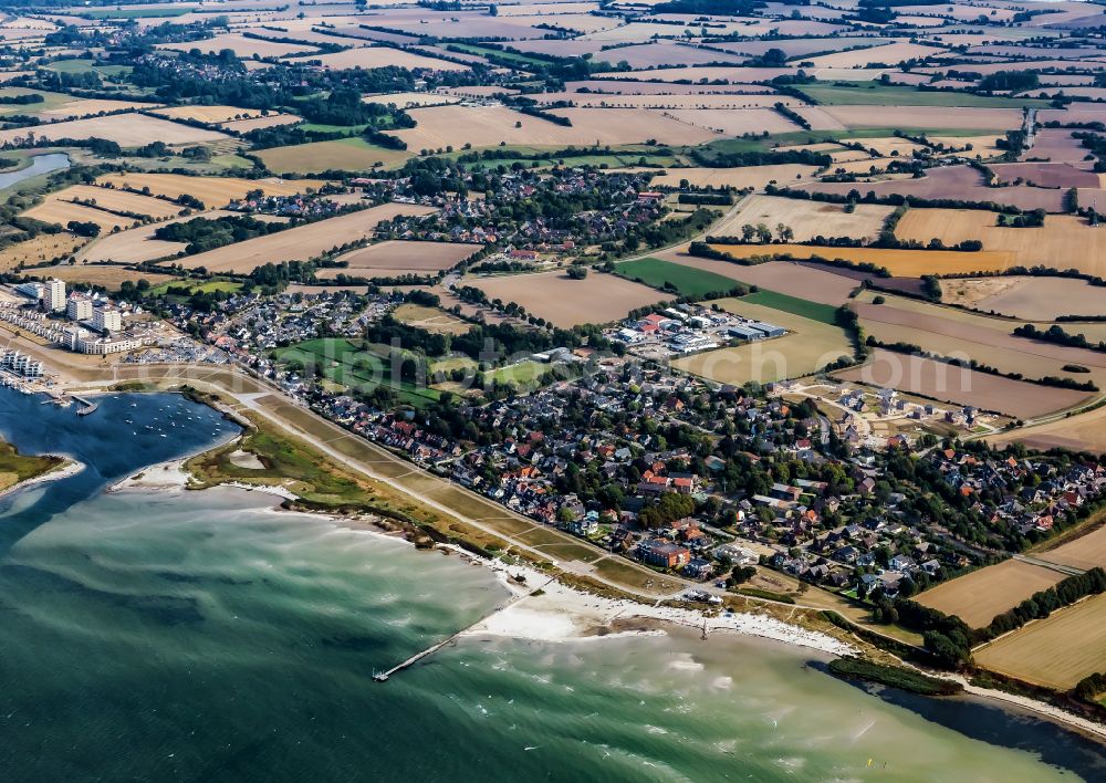 Stein from above - Village on marine coastal area of Baltic Sea in Stein in the state Schleswig-Holstein, Germany