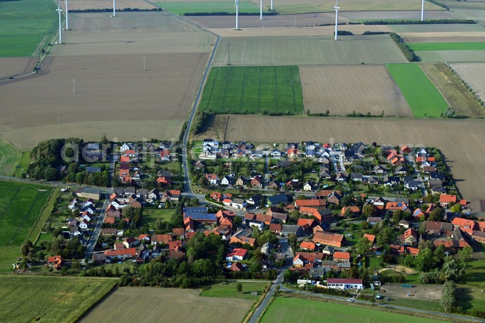 Papenrode from the bird's eye view: Agricultural land and field borders surround the settlement area of the village in Papenrode in the state Lower Saxony, Germany