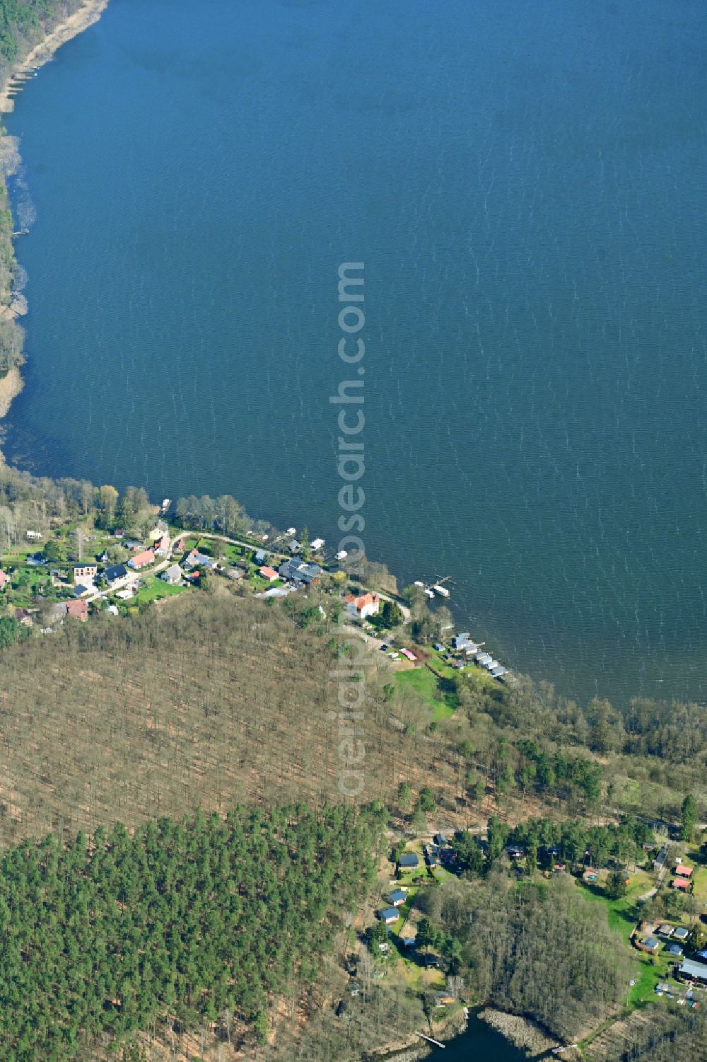 Linowsee from the bird's eye view: Village on the lake bank areas Linowsee in Linowsee in the state Brandenburg, Germany