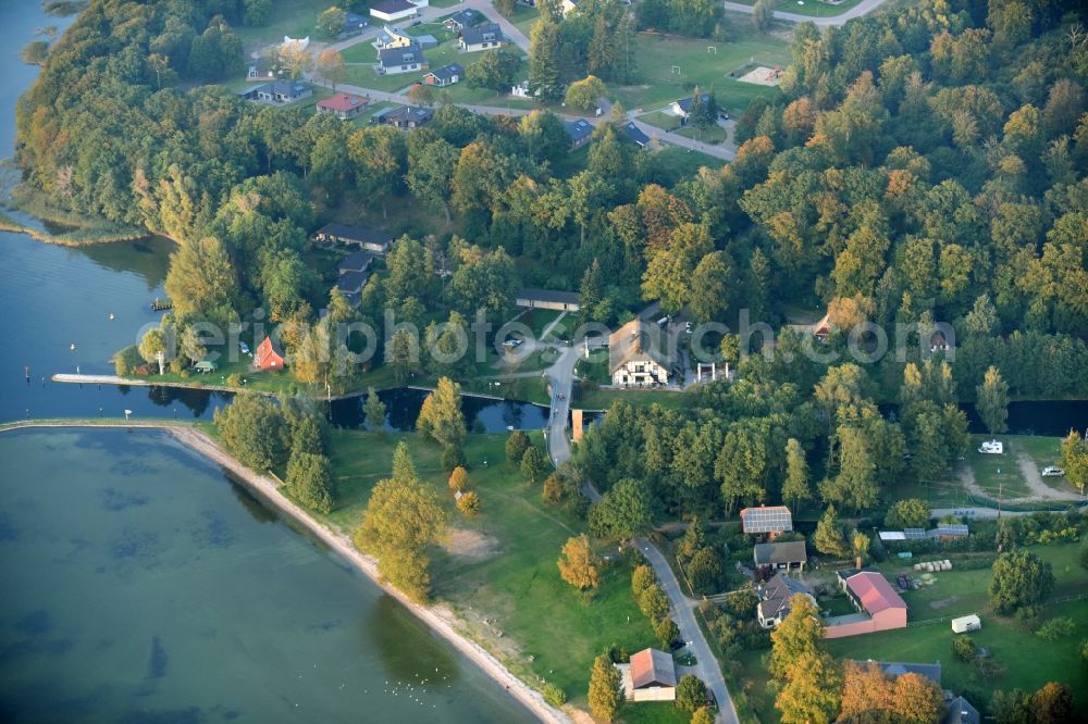 Aerial photograph Lenz-Süd - Village on the lake bank areas of Plauer See in Lenz-Sued in the state Mecklenburg - Western Pomerania, Germany