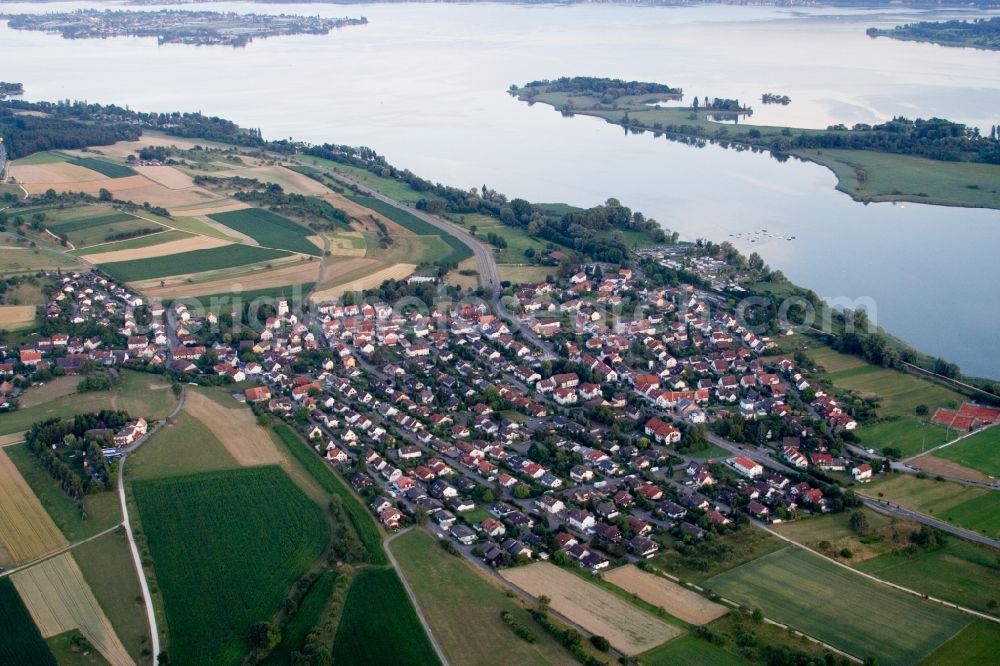 Aerial photograph Allensbach - Village on the lake bank areas of the lake of Constance in Allensbach in the state Baden-Wuerttemberg, Germany