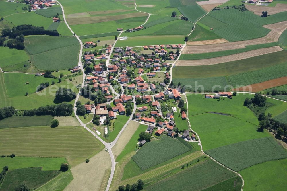 Wiesmühl b.Tittmoning from above - Agricultural land and field borders surround the settlement area of the village in Wiesmuehl b.Tittmoning in the state Bavaria, Germany
