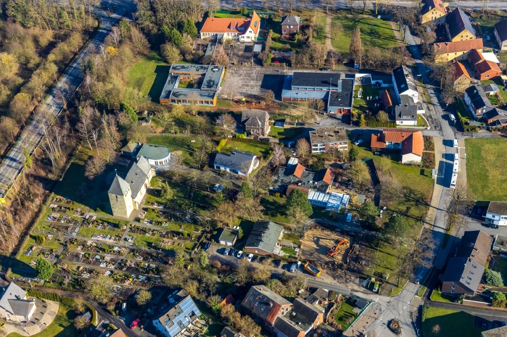 Uentrop from above - Church building and cemetery on Lippestrasse in Uentrop in the state North Rhine-Westphalia, Germany