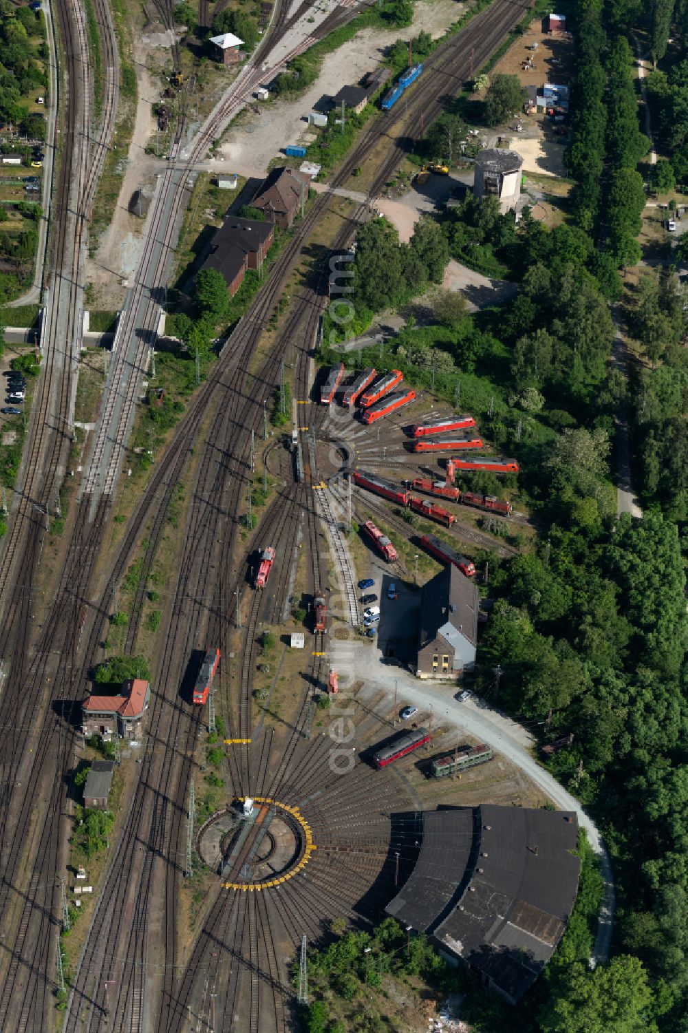 Bremen from above - Turntable at the depot of the railway depot at the marshalling yard on the street Maehlandsweg on street Maehlandsweg in the district Ohlenhof in Bremen, Germany