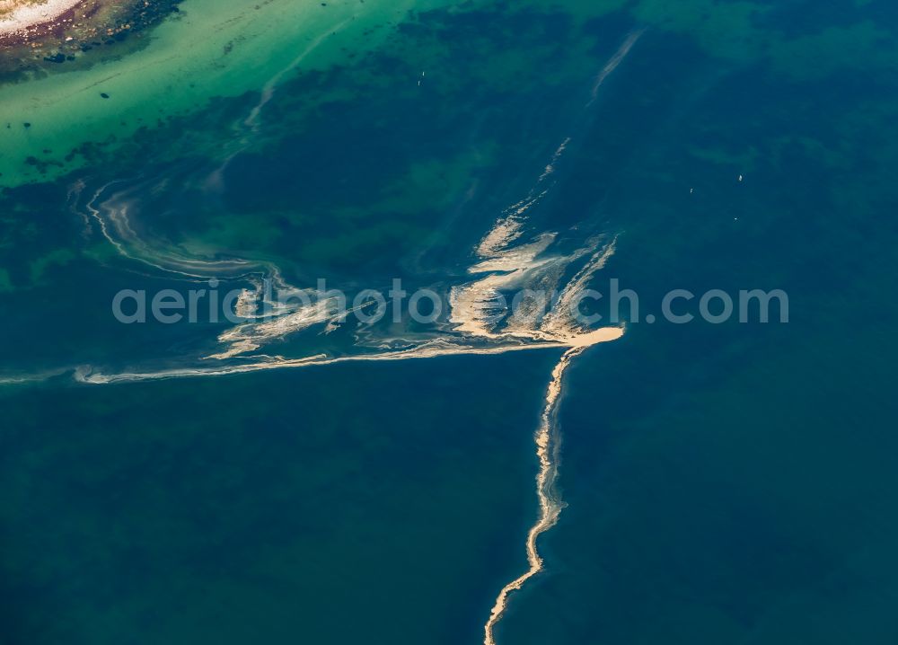 Aerial image Fehmarn - Water surface discolored by pollen and pollen deposits off the south-east coast of the island of Fehmarn in Fehmarn in the state Schleswig-Holstein, Germany