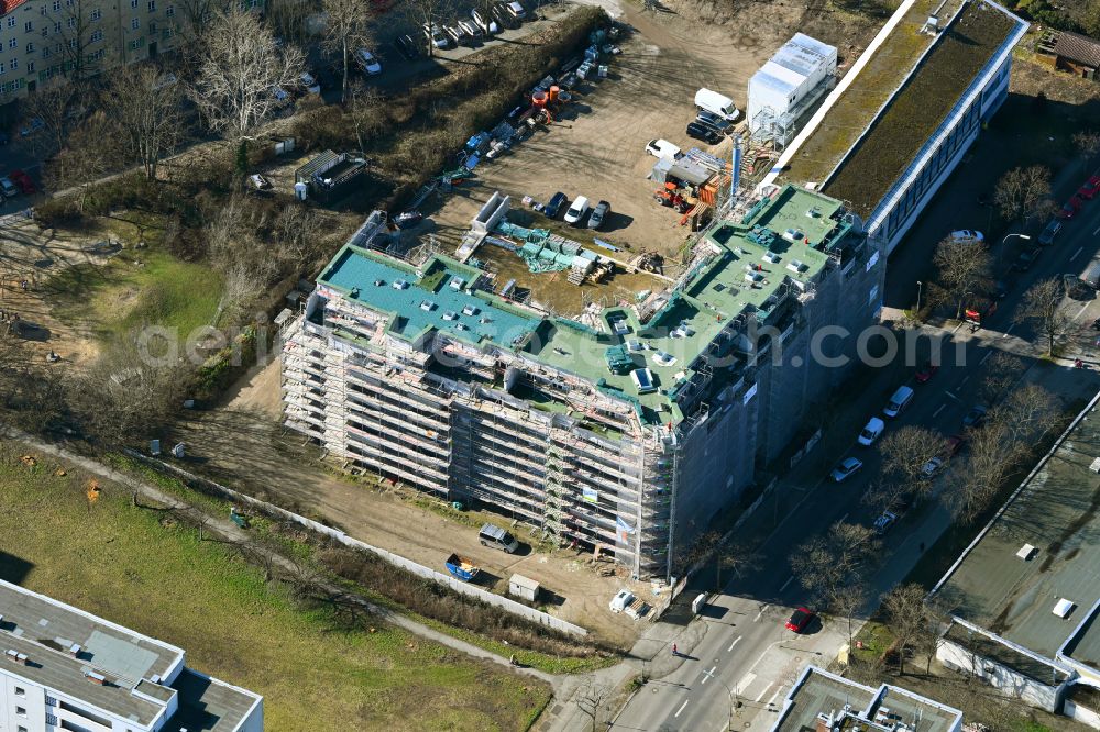 Berlin from above - Construction site for the new residential and commercial Corner house - building on street Wiesbadener Strasse Ecke Franz-Cornelsen-Weg in the district Wilmersdorf in Berlin, Germany