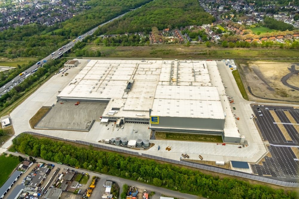Oberhausen from the bird's eye view: Warehouses and forwarding building of the Edeka central warehouse on Waldteichstrasse in the industrial park Weierheide in Oberhausen in the Ruhr area in the state North Rhine-Westphalia, Germany