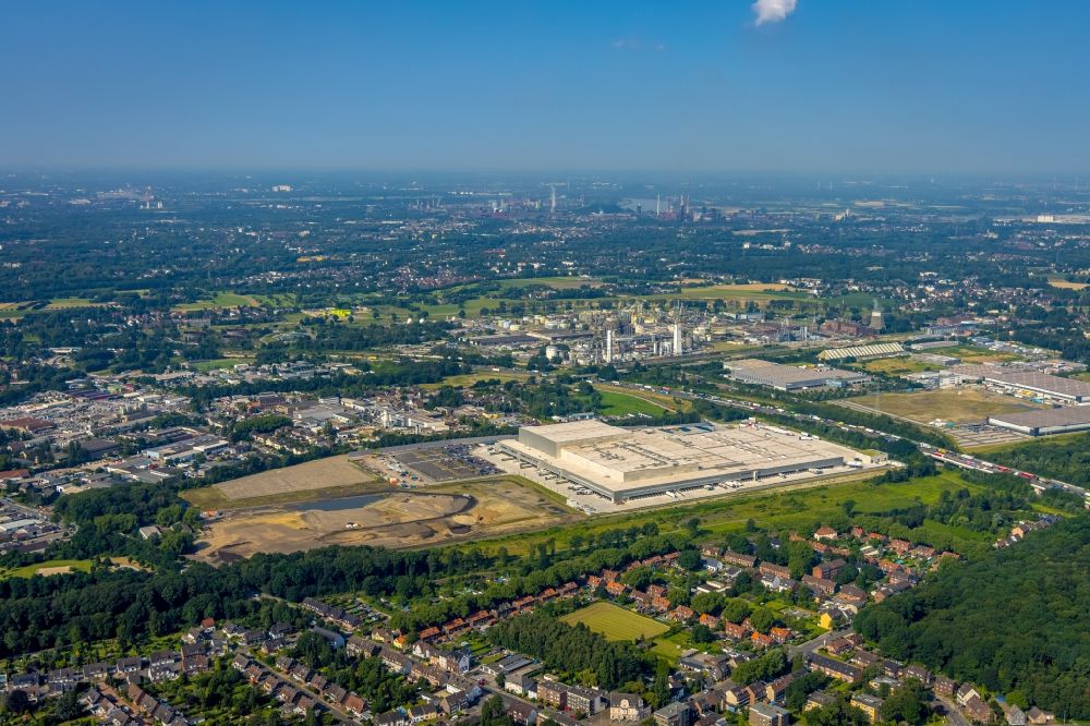 Aerial photograph Oberhausen - Warehouses and forwarding building of the Edeka central warehouse on Waldteichstrasse in the industrial park Weierheide in Oberhausen in the Ruhr area in the state North Rhine-Westphalia, Germany