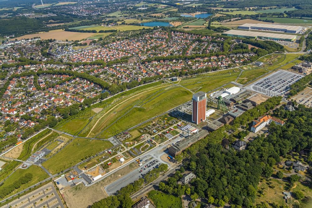 Aerial image Kamp-Lintfort - Former conveyors and mining pits at the headframe Zeche Friedrich Heinrich Schacht 2 with a park and the Landesgartenschau Kamp-Linfort 2020 in Kamp-Lintfort in the state North Rhine-Westphalia