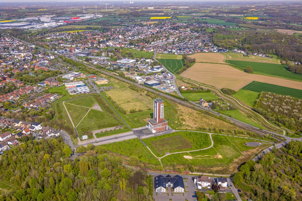 Bönen from the bird's eye view: Former winding tower of the Zeche Koenigsborn the shaft 4 at Boenen in the Ruhr area in North Rhine-Westphalia, Germany