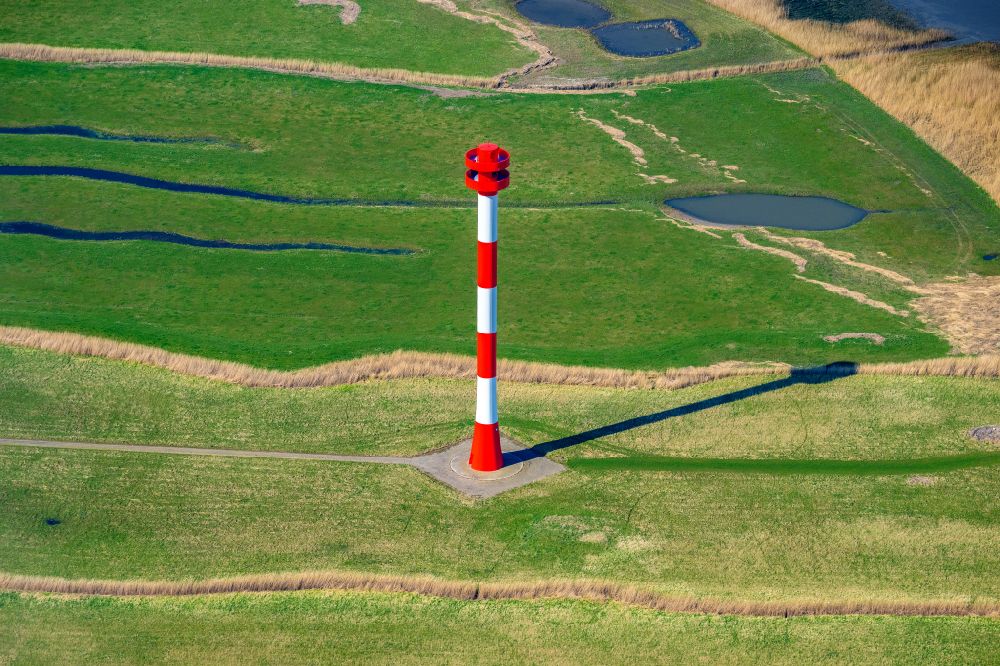 Aerial photograph Balje - Former lighthouse and new Oberfeuer maritime sign on the Elbe in Balje in the state Lower Saxony, Germany