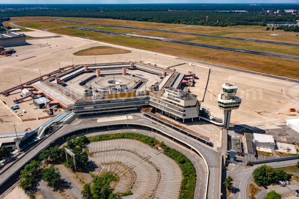 Aerial photograph Berlin - Dispatch building and terminals on the premises of the former airport in the district Tegel in Berlin, Germany