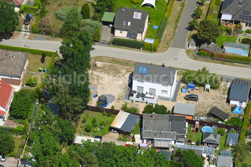 Aerial image Vogelsdorf - Construction site for the new construction of a detached house in a family house - settlement along the Heideweg corner Friedrich-Ebert-Strasse in Vogelsdorf in the state Brandenburg, Germany