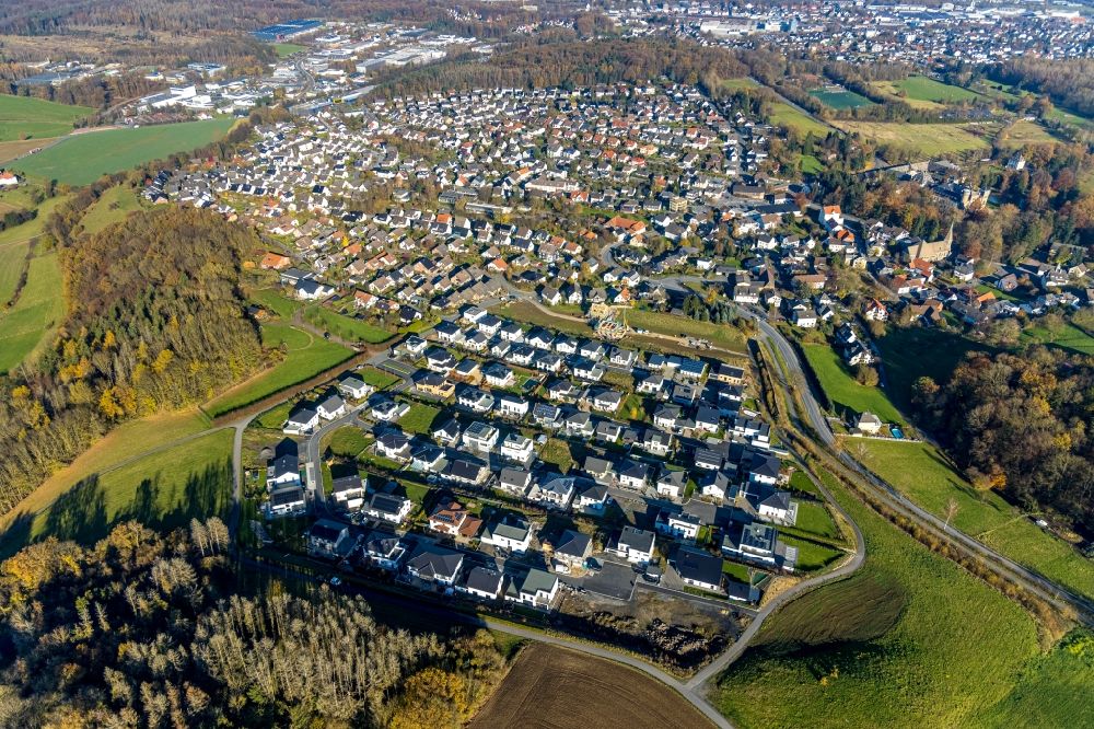 Herdringen from the bird's eye view: Single-family residential area of settlement Am Spielberg in Herdringen in the state North Rhine-Westphalia, Germany