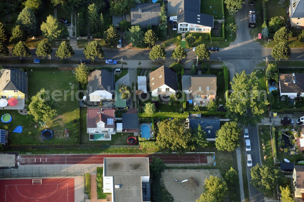 Berlin from above - Family house - settlement along the Bergedorfer Strasse in the district Kaulsdorf in Berlin, Germany