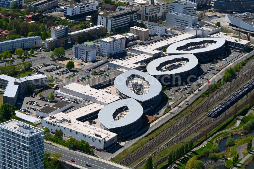 Wolfsburg from the bird's eye view: Building of the shopping center Designer Outlets Wolfsburg An of Vorburg in the district Stadtmitte in Wolfsburg in the state Lower Saxony, Germany