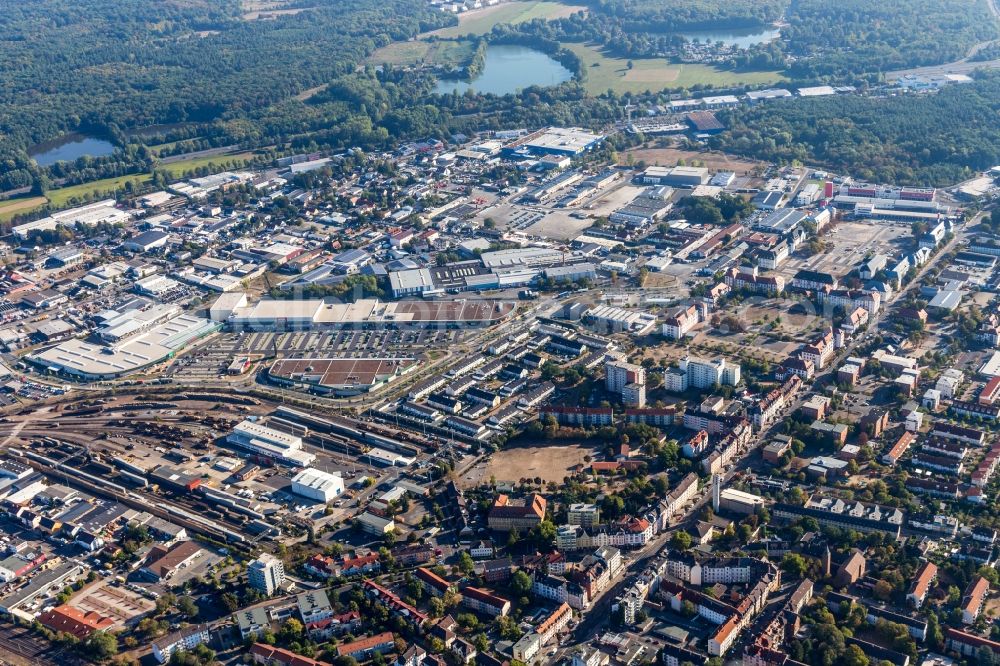 Aerial photograph Hanau - Building of the shopping center Fachmarktzentrum Kinzigbogen in Hanau in the state Hesse, Germany