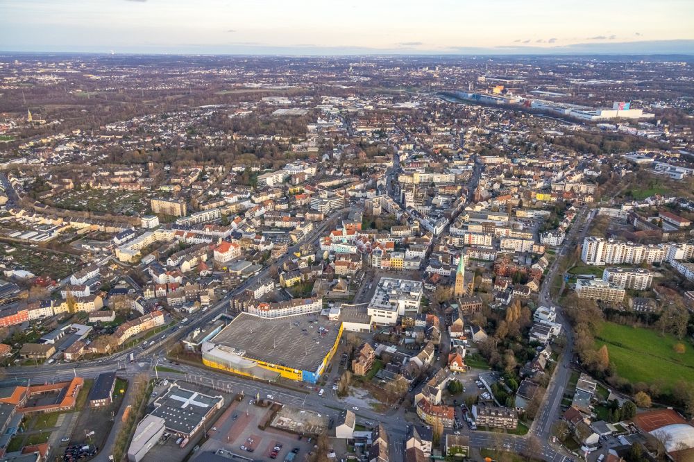 Aerial photograph Bochum - Building of the shopping center Gertrudiscenter in the district Wattenscheid in Bochum in the state North Rhine-Westphalia, Germany