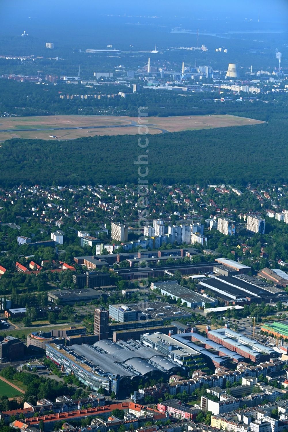 Berlin from the bird's eye view: Building of the shopping center Hallen on Borsigturm in the district Reinickendorf in Berlin, Germany