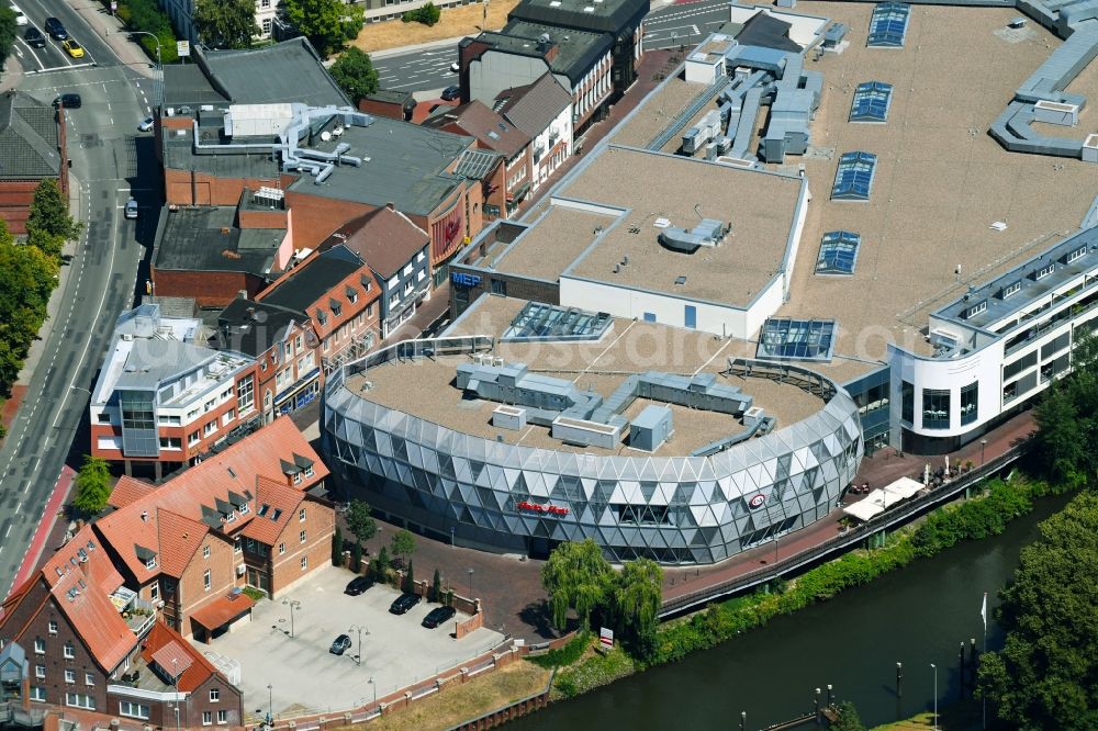 Aerial photograph Meppen - Building of the shopping center MEP - Meppener Einkaufspassage along the Bahnhofstrasse in Meppen in the state Lower Saxony, Germany