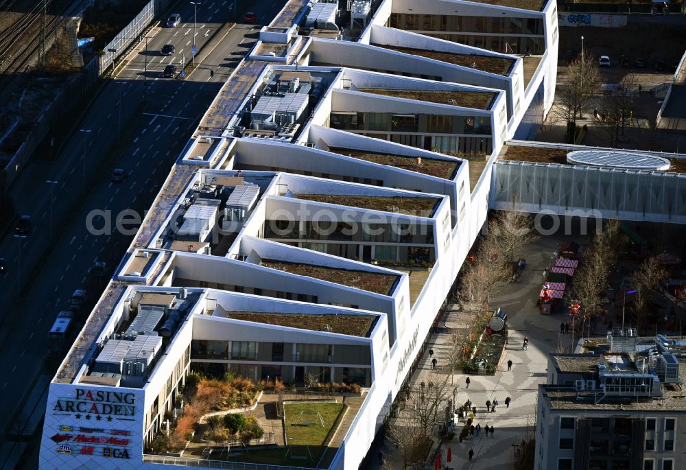 Aerial image München - Building of the shopping center Pasing Arcaden 2 on Pasinger Bahnhofsplatz in the district Pasing-Obermenzing in Munich in the state Bavaria, Germany