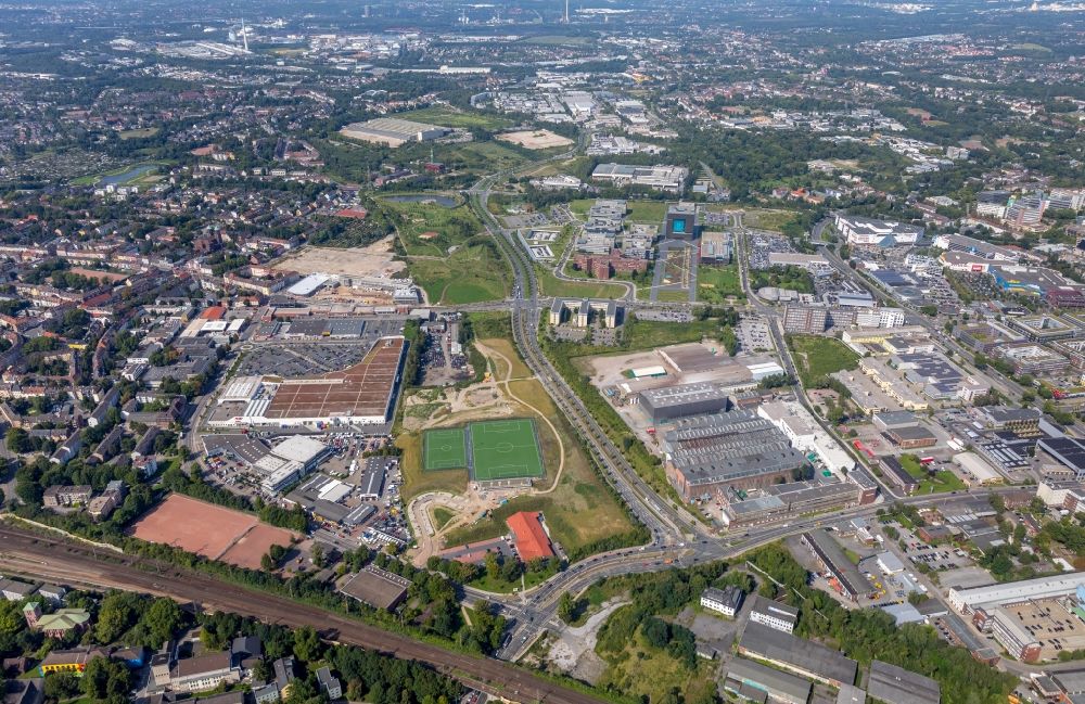 Essen from the bird's eye view: Building of the shopping center real,- SB-Warenhaus GmbH on Haedenkampstrasse in Essen in the state North Rhine-Westphalia, Germany