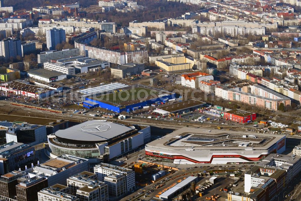 Aerial image Berlin - Building complex of the shopping center East Side Mall on Tamara-Danz-Strasse on Anschutz - Areal in the district Bezirk Friedrichshain-Kreuzberg in Berlin, Germany