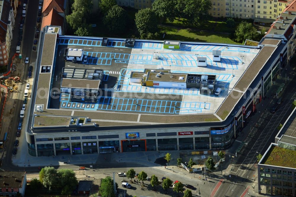 Aerial photograph Berlin - View of shopping center on Elcknerplatz at Berlin - Köpenick
