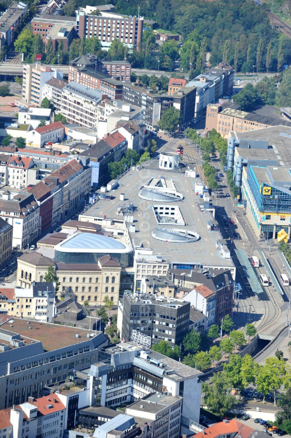 Aerial image Saarbrücken - Blick auf das Einkaufszentrum Europa-Galerie Saarbrücken am Hauptbahnhof. Betrieben wird es von der ECE Projektmanagement G.m.b.H. & Co.KG. The Shopping Centre Europe Gallery Saarbrücken.