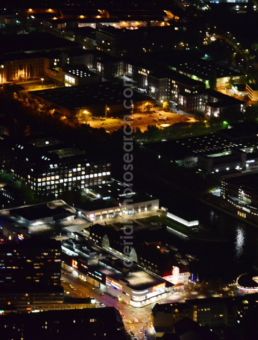 Aerial image Berlin - Night image with a view over the shoppingcenter Tempelhofer Hafen at the Friedrich-Karl-Strasse in the district Tempelhof-Schoeneberg in Berlin