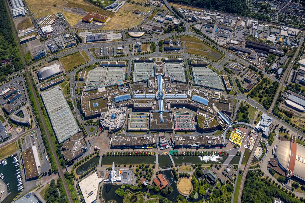 Oberhausen from the bird's eye view: Building of the shopping center Centro on street Centroallee in Oberhausen at Ruhrgebiet in the state North Rhine-Westphalia, Germany