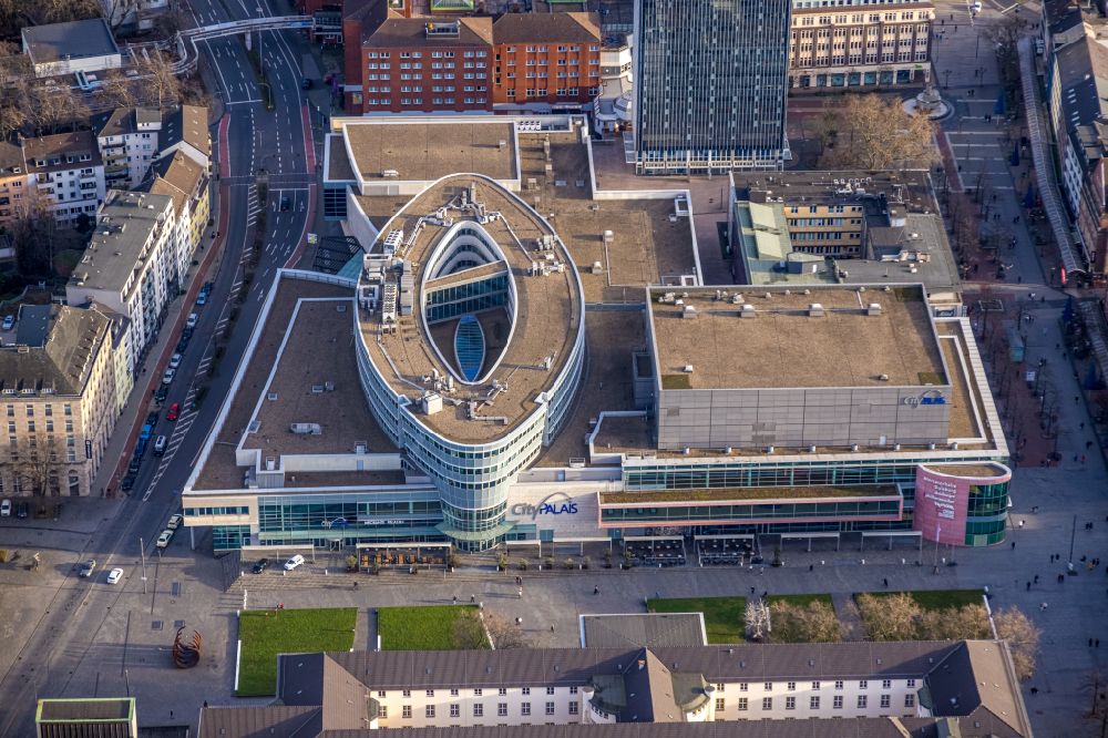 Aerial photograph Duisburg - Building of the shopping center CityPalais on the Koenigstrasse in the district Dellviertel in Duisburg at Ruhrgebiet in the state North Rhine-Westphalia, Germany