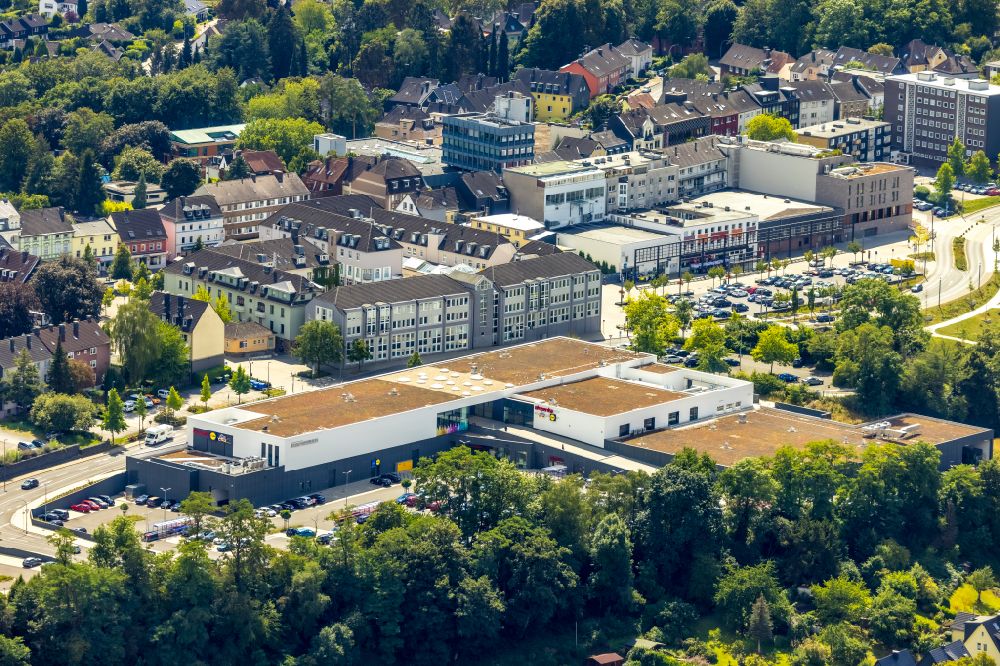 Aerial image Heiligenhaus - Building of the shopping center Forum Hitzbleck on Westfalenstrasse in Heiligenhaus at Ruhrgebiet in the state North Rhine-Westphalia, Germany