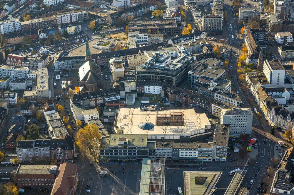 Aerial image Bottrop - Building of the shopping center Hansa - Center on place Berliner Platz in the district Stadtmitte in Bottrop at Ruhrgebiet in the state North Rhine-Westphalia, Germany