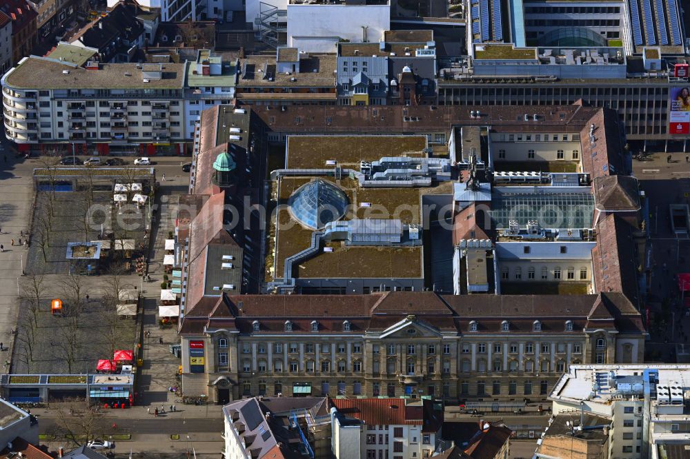Aerial photograph Karlsruhe - Building of the shopping center Postgalerie on street Kaiserstrasse - Douglasstrasse - Stephanplatz - Karlstrasse in the district Innenstadt in Karlsruhe in the state Baden-Wuerttemberg, Germany