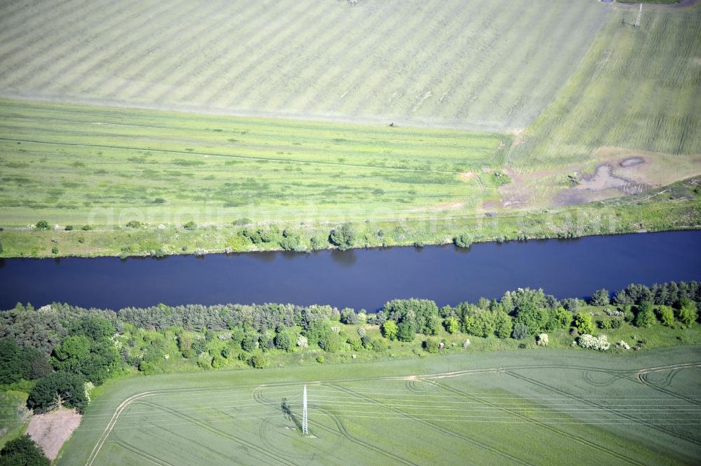 Genthin from above - Blick über den Elbe-Havel-Kanal von Süd nach Nord. Flussverlauf von Seedorf über Genthin bis Kader Schleuse. View over the Elbe-Havel-Canal from south to north.