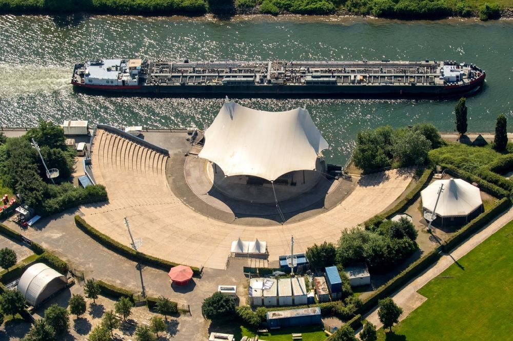 Gelsenkirchen from the bird's eye view: Attraction of the ensemble of the amphitheater on the banks of the Rhine-Herne Canal in Gelsenkirchen in North Rhine-Westphalia