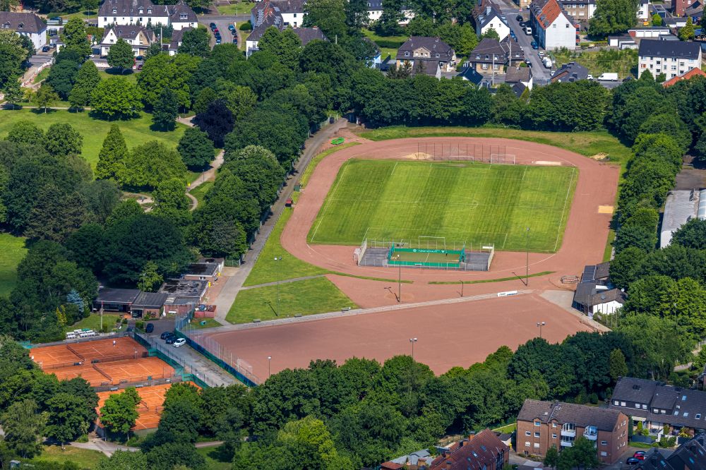Aerial photograph Bottrop - Ensemble of sports grounds on Batenbrockerpark in Bottrop in the state North Rhine-Westphalia, Germany