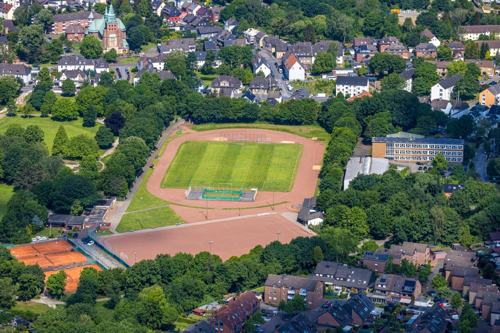 Bottrop from above - Ensemble of sports grounds on Batenbrockerpark in Bottrop in the state North Rhine-Westphalia, Germany
