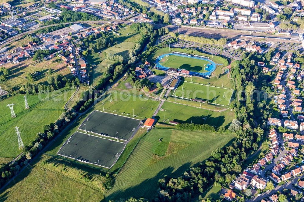 Aerial photograph Haguenau - Ensemble of sports grounds of Football Club Haguenau in Parc of Sports de Haguenau in Haguenau in Grand Est, France