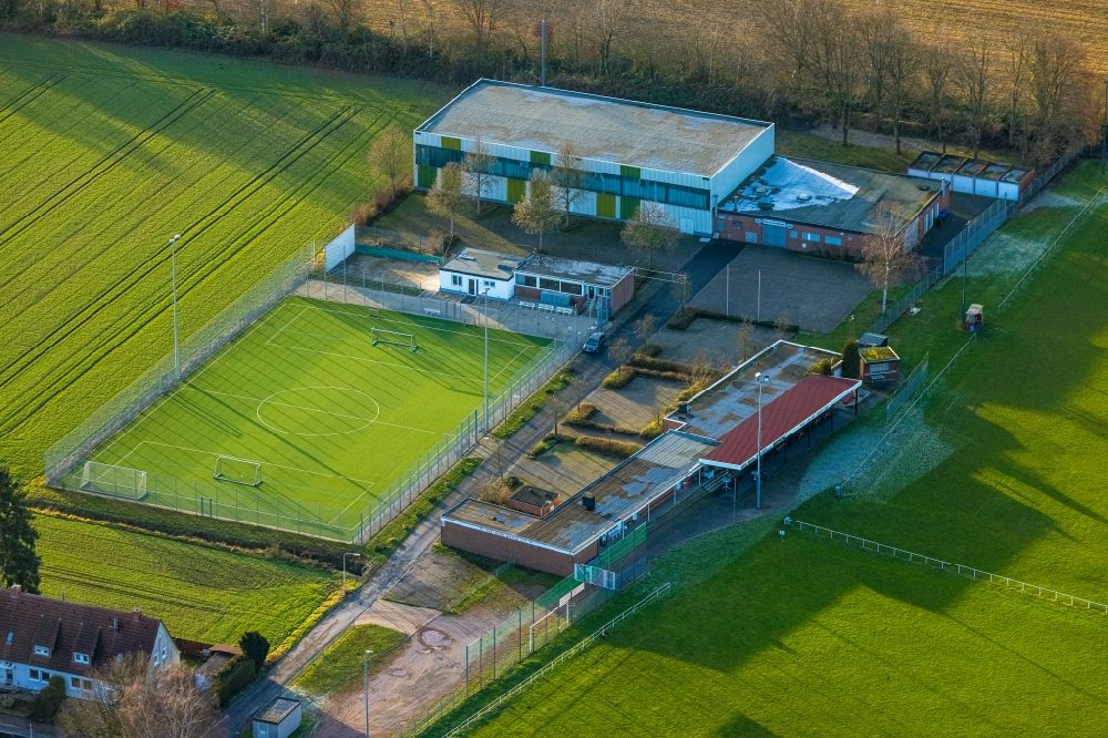 Hamm from the bird's eye view: Ensemble of sports grounds Im Giesendahl in the district Uentrop in Hamm at Ruhrgebiet in the state North Rhine-Westphalia, Germany