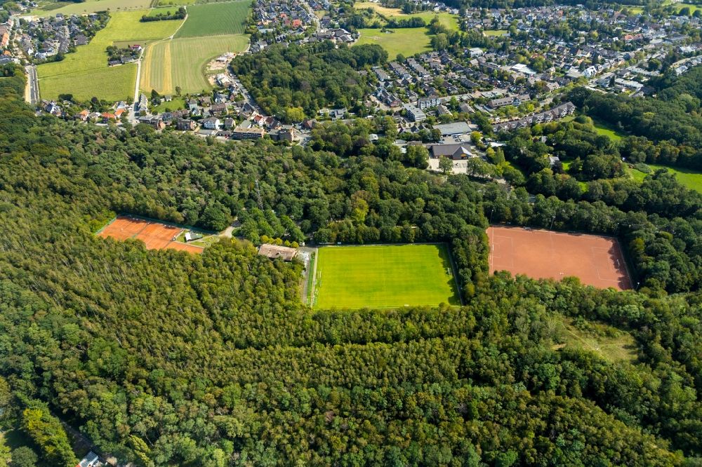 Aerial photograph Dinslaken - Ensemble of sports grounds on Gaertnerstrasse in Dinslaken in the state North Rhine-Westphalia, Germany