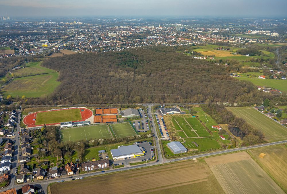 Aerial image Hamm - Ensemble of sports grounds in the district Westtuennen in Hamm at Ruhrgebiet in the state North Rhine-Westphalia, Germany